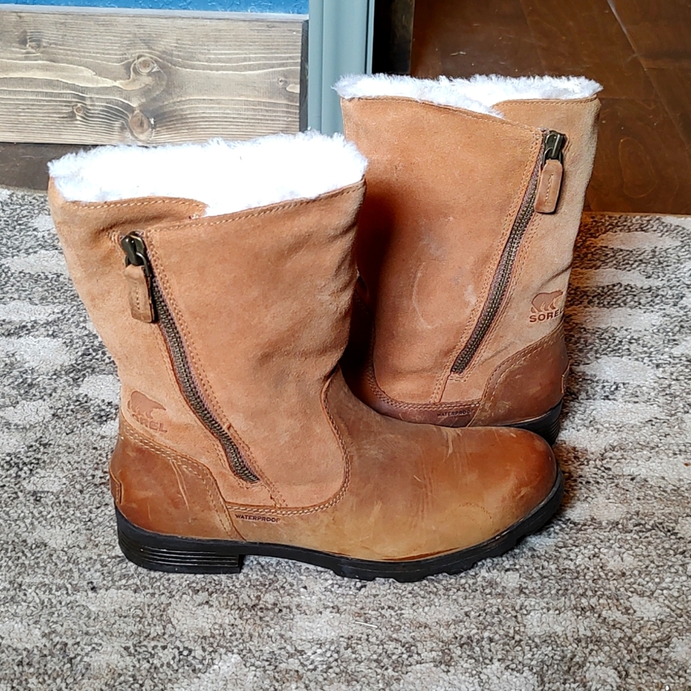 Sorel fleece mid calf boots size 9